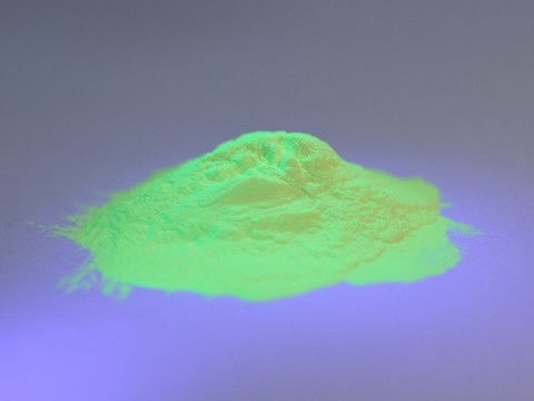 Green phosphors